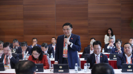 Các đại biểu làm việc tại Đoàn thảo luận các văn kiện Đại hội XIV