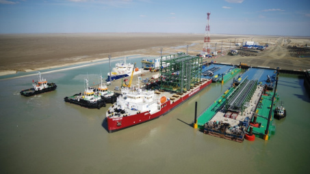 Giá xăng dầu hôm nay 24/1: Chạm mức cao nhất trong hơn một tuần