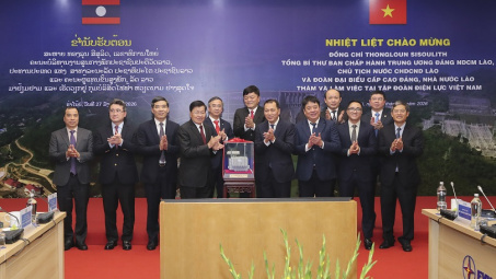 Đoàn đại biểu cấp cao Lào thăm Tập đoàn Điện lực Việt Nam