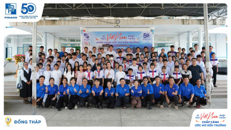 PINACO trao 300 suất học bổng, bàn giao 2 căn nhà Đại đoàn kết tại Đồng Tháp