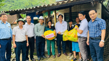 Sở Công Thương Quảng Ngãi lên kế hoạch thăm và tặng quà Tết cho các hộ dân khó khăn bị ảnh hưởng bởi bão lũ