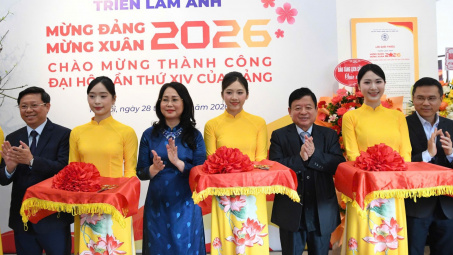 Khai mạc Triển lãm ảnh Mừng Đảng, Mừng Xuân và chào mừng thành công Đại hội XIV của Đảng