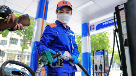 Dự thảo mới về kinh doanh xăng dầu: Làm rõ cơ chế giá, điều chỉnh điều kiện kinh doanh