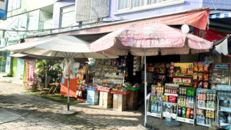Đề xuất cấm trưng bày thuốc lá: Nỗi băn khoăn từ những quầy hàng nhỏ