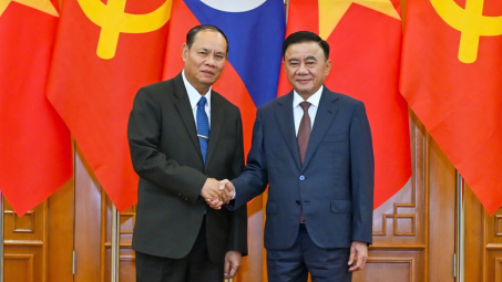 Thường trực Ban Bí thư Trần Cẩm Tú hội đàm với Thường trực Ban Bí thư Trung ương Đảng Nhân dân Cách mạng Lào