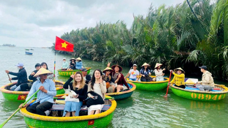 Trải nghiệm du lịch đáng nhớ của khách quốc tế trong tour xe máy tại thành phố Hồ Chí Minh