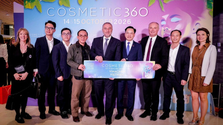 Vinachem trao đổi hợp tác với Greentech, Cosmetic Valley và LVMH tại Paris