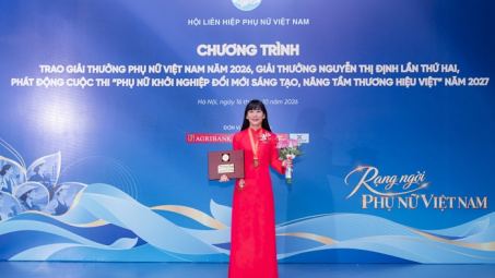 Chủ tịch Công ty Yến sào Khánh Hòa Trịnh Thị Hồng Vân nhận Giải thưởng Phụ nữ Việt Nam 2026