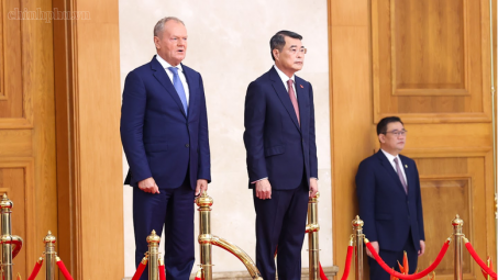 Thủ tướng Lê Minh Hưng chủ trì lễ đón chính thức Thủ tướng Ba Lan
