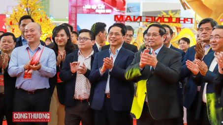 [CHÙM ẢNH] Thủ tướng Phạm Minh Chính dự tổng duyệt Lễ khai mạc Hội chợ Mùa Xuân lần thứ nhất năm 2026