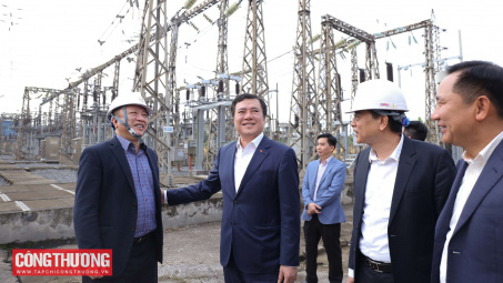 [CHÙM ẢNH] Thứ trưởng Nguyễn Sinh Nhật Tân kiểm tra công tác cung ứng điện tại Phú Thọ