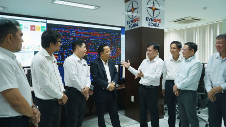 Thứ trưởng Nguyễn Hoàng Long kiểm tra công tác đảm bảo cung cấp điện dịp Tết Bính Ngọ tại miền Nam