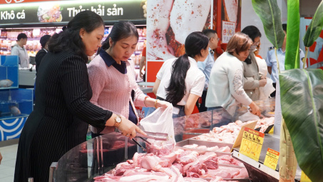 Thị trường ngày mùng 1 Tết Bính Ngọ 2026: Cung cầu ổn định