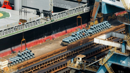 Hòa Phát đỏ lửa xuyên Tết, xuất hành kỷ lục 25.000 tấn thép đầu xuân