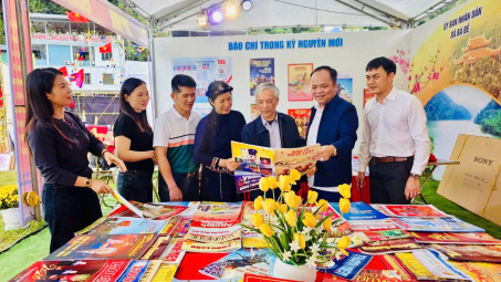 Thái Nguyên: Kết nối báo chí với mạch nguồn văn hóa truyền thống tại Lễ hội Lồng Tồng Ba Bể