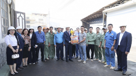 Tổng Giám đốc Vinachem Nguyễn Hữu Tú thăm, chúc Tết cán bộ, người lao động CFC