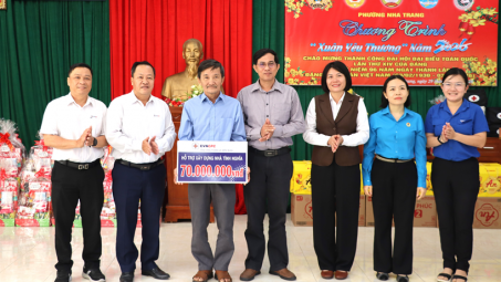 Điện lực Khánh Hòa đồng hành mang “Xuân yêu thương” ra đảo Bích Đầm