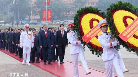 Kỷ niệm 96 năm Ngày thành lập Đảng: Lãnh đạo Đảng, Nhà nước vào Lăng viếng Chủ tịch Hồ Chí Minh