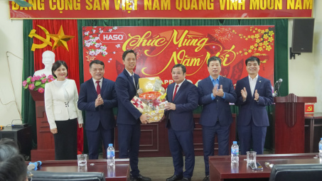 Chủ tịch HĐTV VINACHEM Phùng Quang Hiệp thăm, chúc Tết người lao động Haso