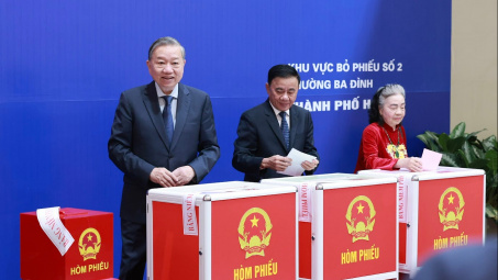 Tổng Bí thư Tô Lâm bỏ phiếu bầu cử đại biểu Quốc hội, HĐND các cấp tại phường Ba Đình, Hà Nội