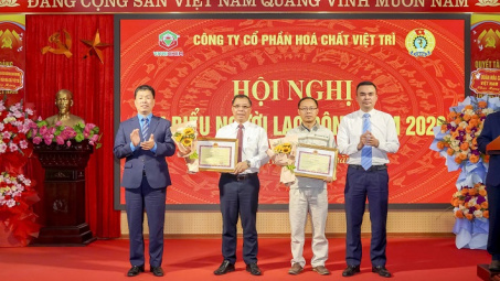 Hóa chất Việt Trì: Ổn định sản xuất, nâng cao đời sống người lao động