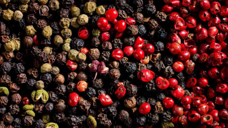 Giá tiêu hôm nay 19/3: Trong nước giảm sâu, mất mốc 140.000 đồng/kg