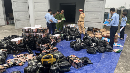 Ngăn chặn trên 2,3 tấn thực phẩm không rõ nguồn gốc qua Tuyên Quang