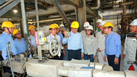 Quyền Bộ trưởng Bộ Công Thương Lê Mạnh Hùng làm việc với BSR về đảm bảo an ninh năng lượng giai đoạn mới