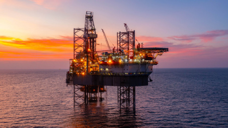 Giá xăng dầu hôm nay 9/3: Tăng vọt hơn 20%, giá dầu vượt mốc 100 USD/thùng