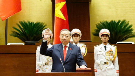 Điện, thư và thông điệp chúc mừng các đồng chí Lãnh đạo chủ chốt