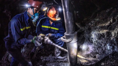 Than Thống Nhất: Chủ động bảo vệ sức khỏe người lao động mùa nắng nóng