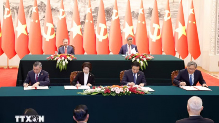 Việt Nam - Trung Quốc: Bộ, ngành, địa phương hai nước ký kết các văn kiện hợp tác tiêu biểu