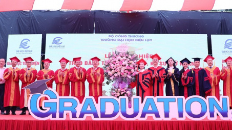 Trường Đại học Điện lực: Trao bằng tốt nghiệp cho gần 1.500 học viên, sinh viên