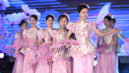 Khi văn hóa đọc "hòa âm" cùng sự sáng tạo của sinh viên Báo chí