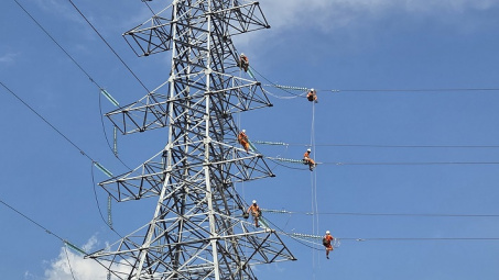 5 năm bền bỉ giữ dòng điện an toàn của Tổ quản lý vận hành đường dây Đông Hà