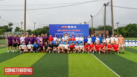 Giải bóng đá Tứ hùng chào mừng kỷ niệm 75 năm Ngày truyền thống ngành Công Thương thành công tốt đẹp