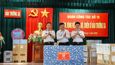 Trường Đại học Điện lực tham gia đoàn công tác số 15 thăm Trường Sa và Nhà giàn DK1
