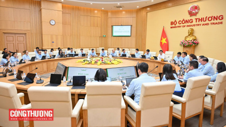 Bộ trưởng Lê Mạnh Hùng: Nâng cao năng lực tự chủ, tăng cường liên kết để hình thành công nghiệp hóa chất quy mô lớn
