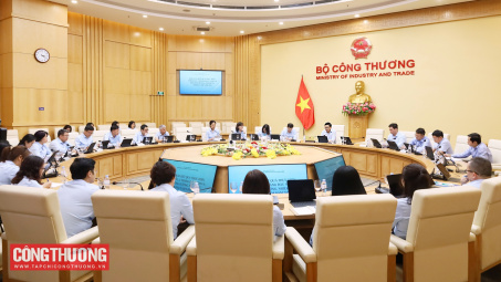 Bộ trưởng Lê Mạnh Hùng: Vụ Kế hoạch, Tài chính và Quản lý doanh nghiệp khẩn trương rà soát, tinh gọn quy trình nhằm giảm chi phí thời gian cho người dân