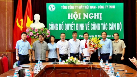 Tổng công ty Giấy Việt Nam công bố quyết định bổ nhiệm nhân sự