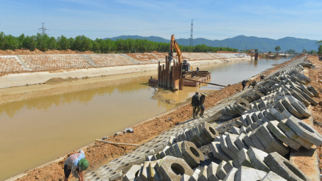 Nghị định mới: Lấn chiếm công trình thủy lợi có thể bị phạt đến 100 triệu đồng