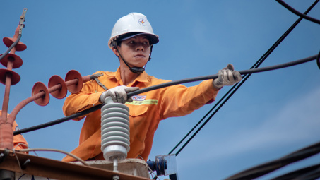 Bộ Công Thương sửa Thông tư về giá bán điện để sớm áp dụng khung giờ cao điểm, thấp điểm mới