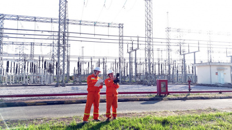 Giữa “chảo lửa”, Công ty Truyền tải điện 1 giữ vững mạch truyền tải điện miền Bắc