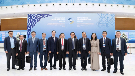 Thứ trưởng Nguyễn Hoàng Long tham dự Diễn đàn Kinh tế Á - Âu và làm việc tại Kazakstan