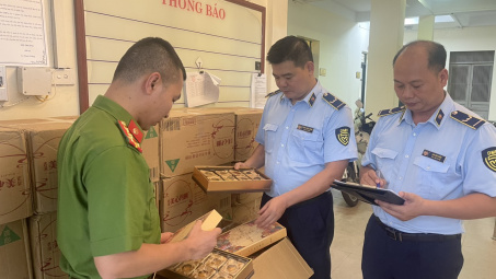 Công an Hà Nội khởi tố 14 vụ buôn lậu, gian lận thương mại trong tháng 4