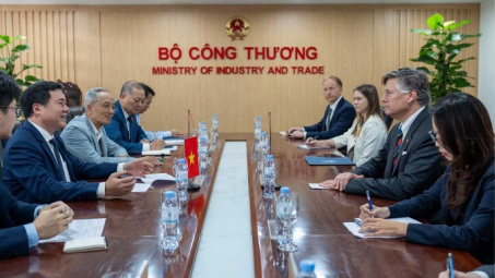 Tiếp tục cải thiện môi trường đầu tư, kinh doanh, tạo thuận lợi cho doanh nghiệp Hoa Kỳ hoạt động ổn định và lâu dài tại Việt Nam
