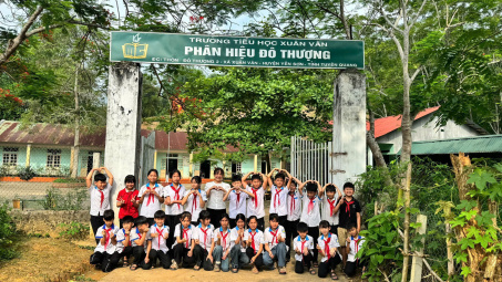 Tạp chí Công Thương phát động Chương trình "Niềm vui cho em" 2026: Hỗ trợ máy tính cho học sinh Trường tiểu học Xuân Vân, Tuyên Quang