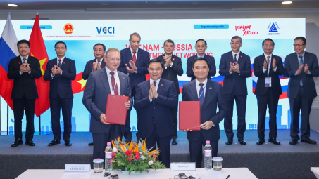 Thủ tướng Lê Minh Hưng chứng kiến trao văn kiện hợp tác giữa Petrovietnam với các doanh nghiệp hàng đầu của Nga