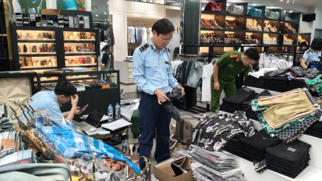 Quản lý thị trường xử lý trên 1.500 vụ xâm phạm sở hữu trí tuệ trong cao điểm