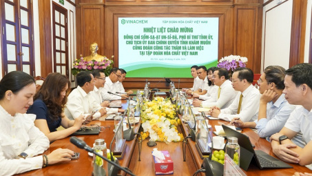 Vinachem làm việc với Đoàn đại biểu Ủy ban Chính quyền tỉnh Khăm Muồn (CHDCND Lào), thúc đẩy triển khai Dự án Muối mỏ Kali Lào